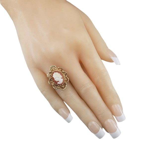 14 Karat Yellow Gold Cameo Ring Size 5.5 #18973 - Picture 7 of 8